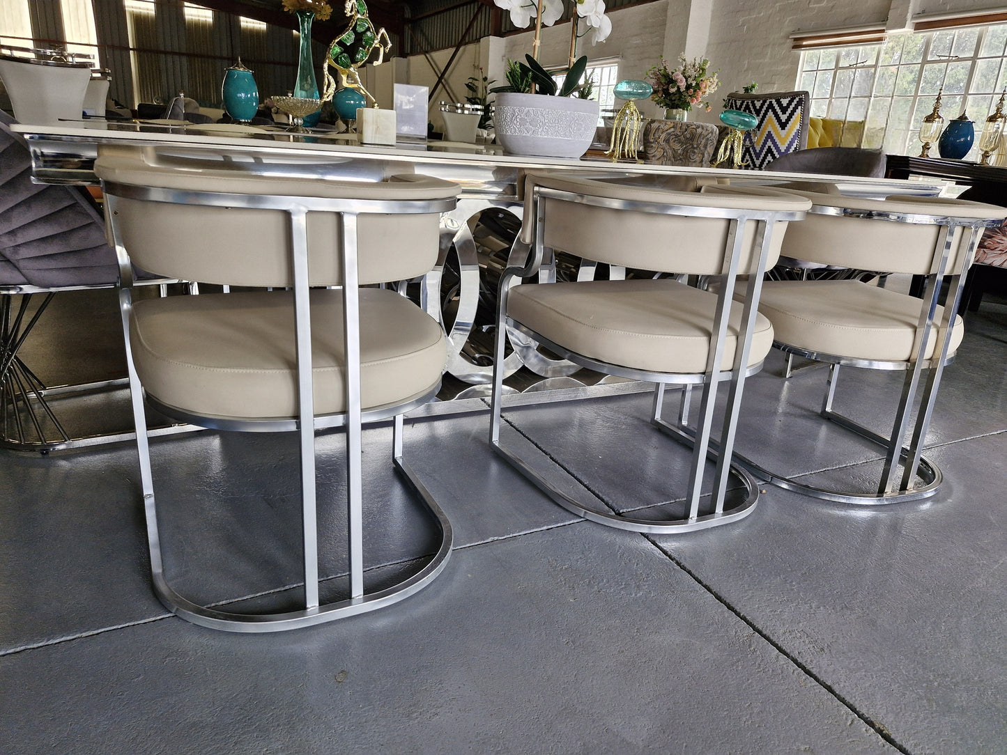 Dolce vita/ Cavario 8 Seater Set