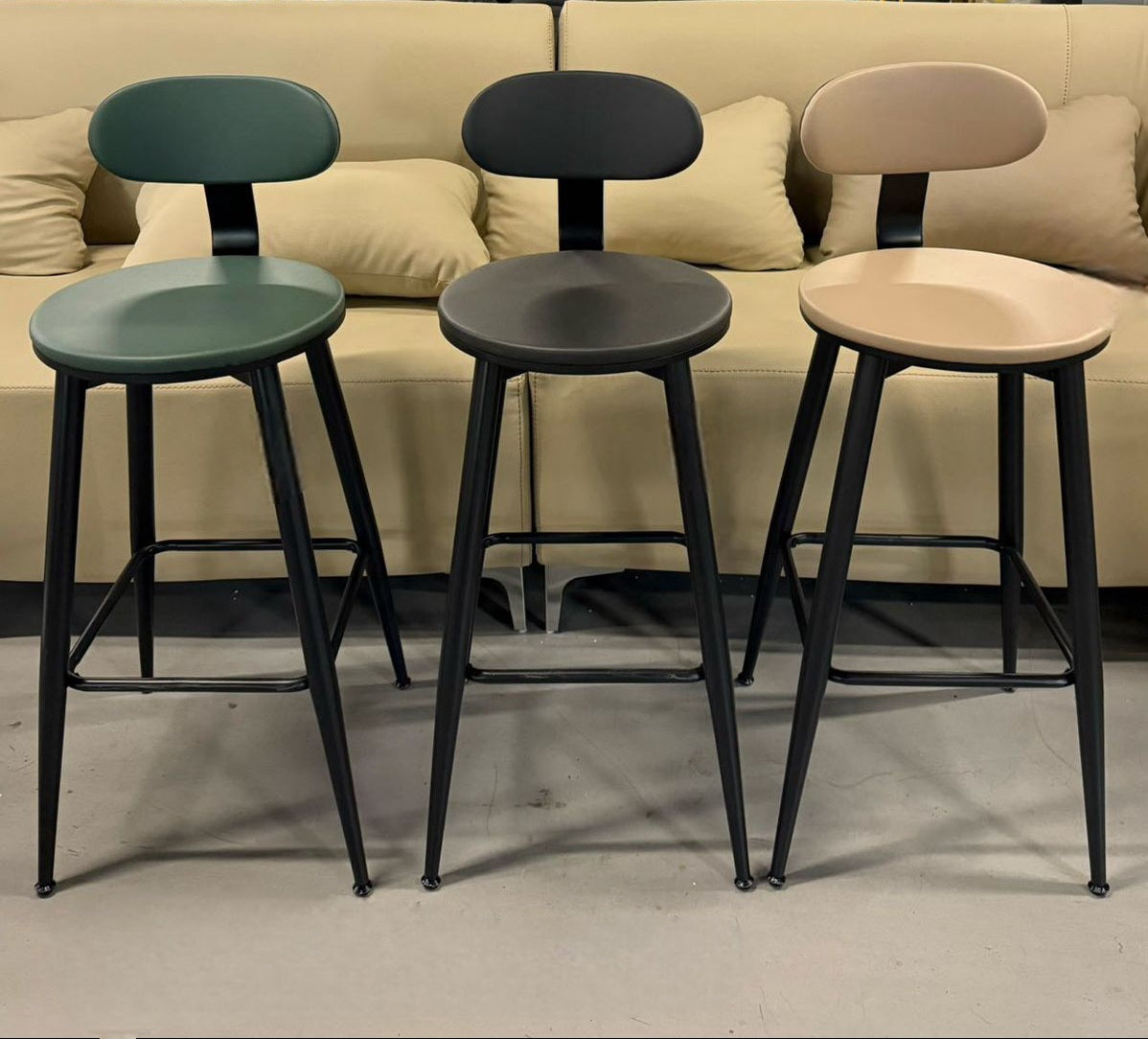 Bar chairs black legs