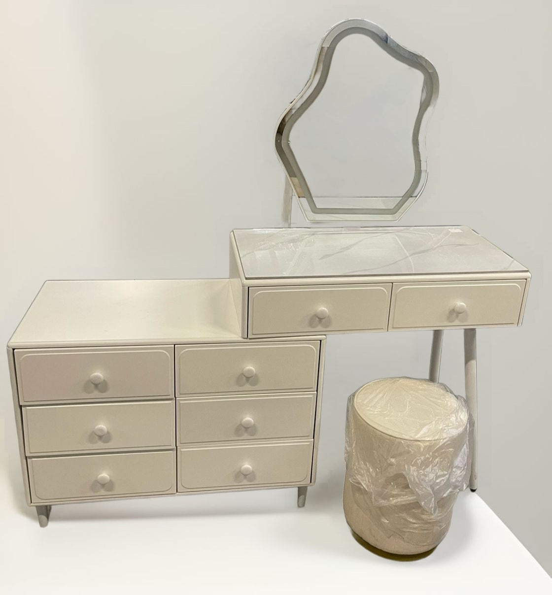 White Vanity Set with Led mirror and ottoman