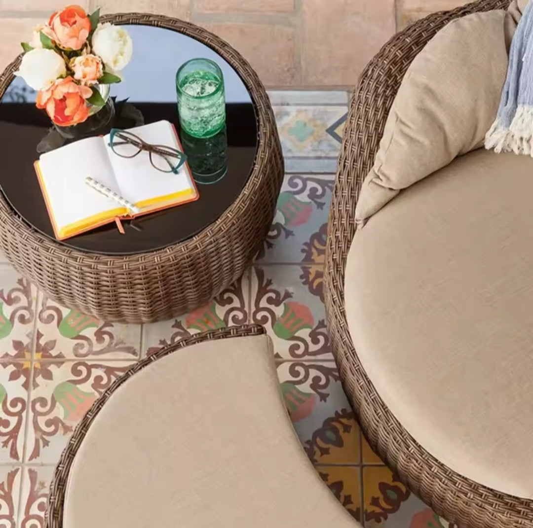 Outdoor Rattan lounger with ottoman
