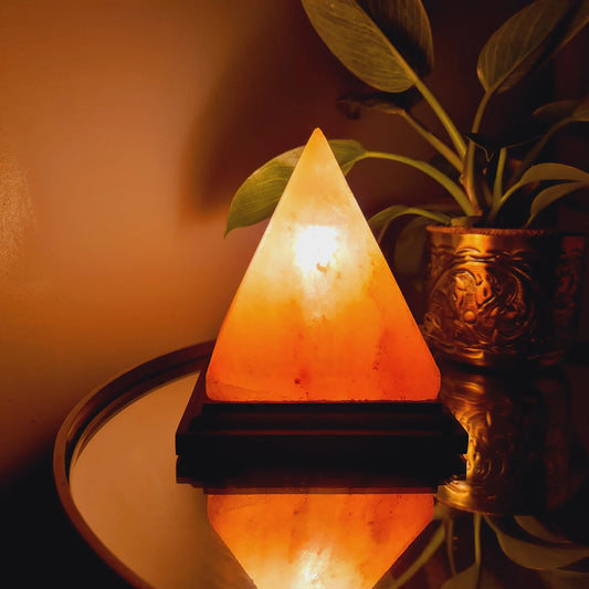 Pyramid salt lamp