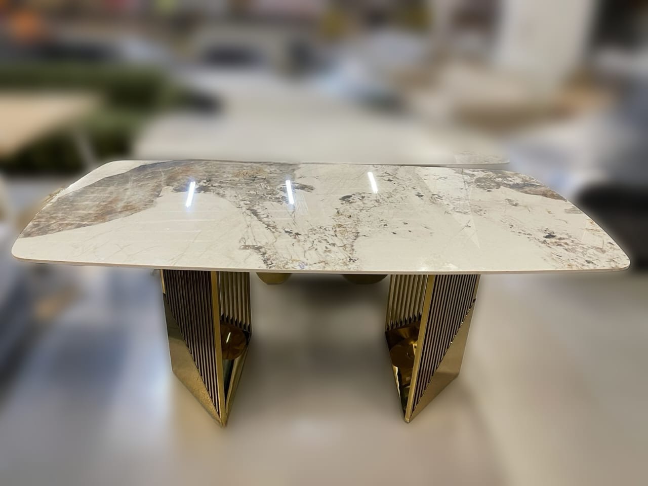 Gold dining table sintered stone