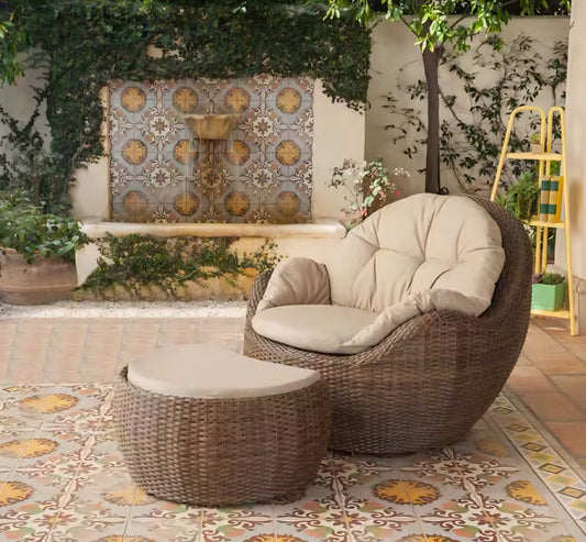 Outdoor Rattan lounger with ottoman 